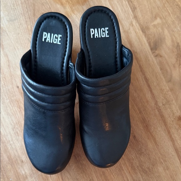 PAIGE Black Leather Clog Mules with Light Wood Heel - Picture 4 of 6